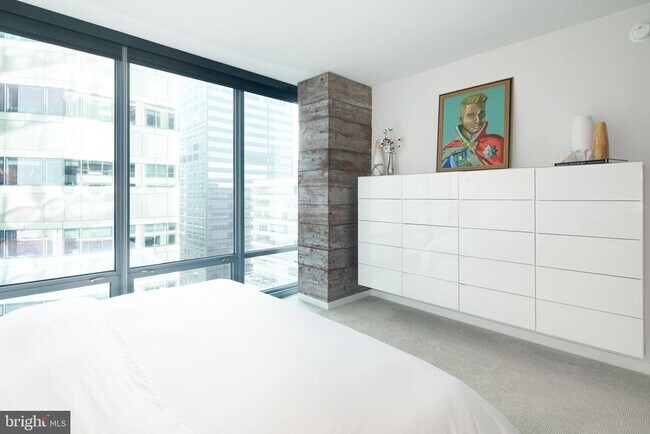 Building Photo - 2101 Market St