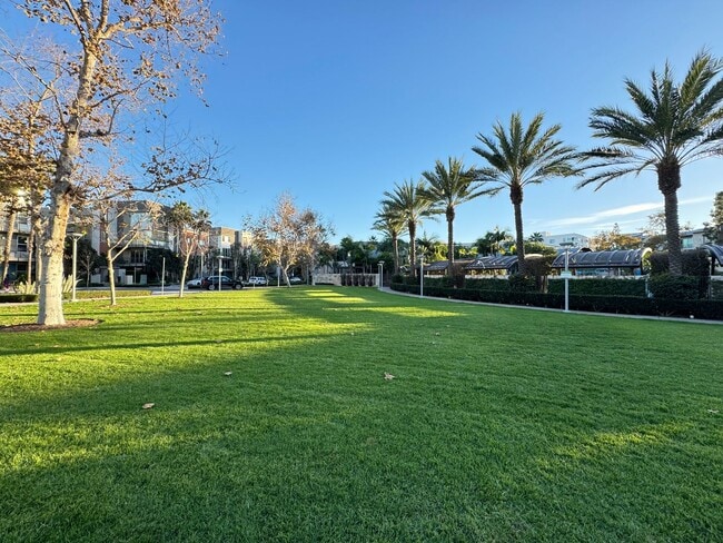 Building Photo - Stunning 2Bd/2Ba Condo in Heart of Irvine! **$500 Off First Months Rent!**