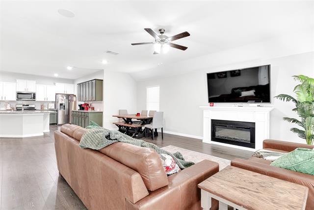 Building Photo - 707 Range Dr