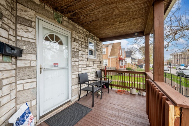Building Photo - 2724 N Meade Ave