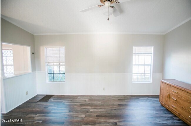 Building Photo - 6916 Sunrise Dr