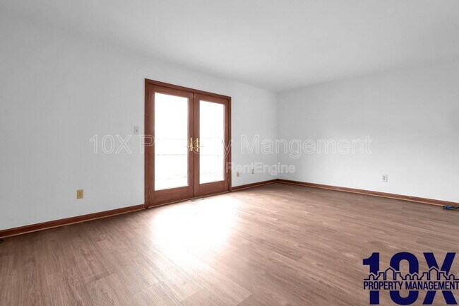 Building Photo - 141 Beacon Run W