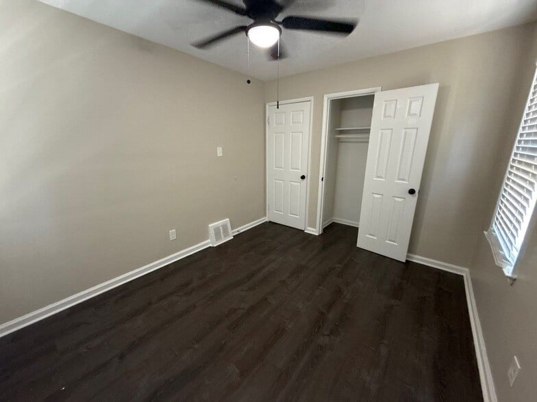 Building Photo - This beautifully updated 3-bedroom, 1-bath single-family home is ready for move-in!