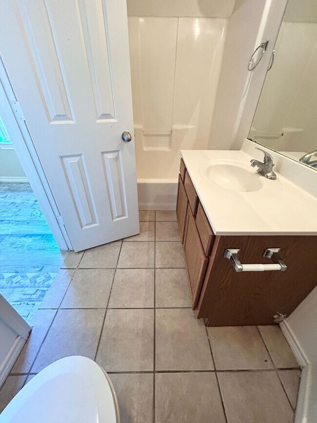 Building Photo - 5413 Harvard St