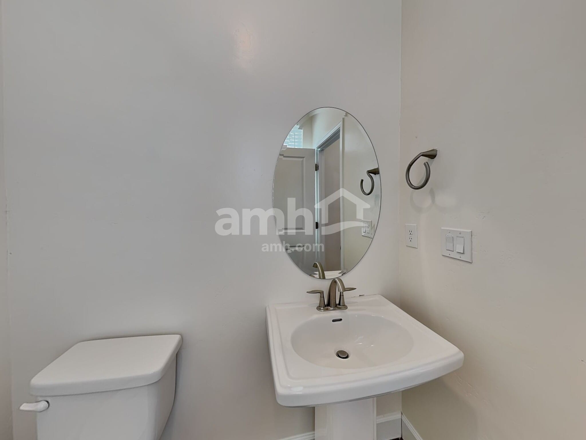 Building Photo - 2325 S Wild Horse Way