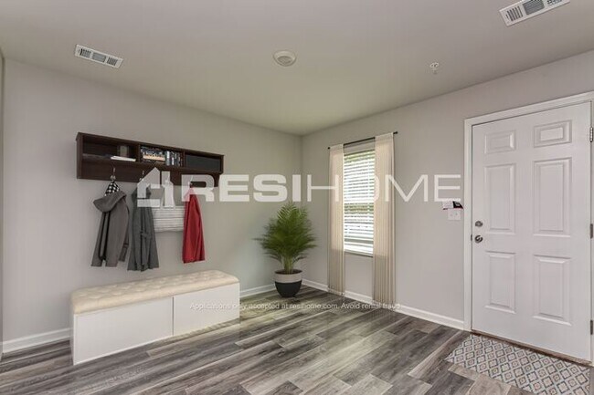 Building Photo - 109 Wellbrook Ct NE