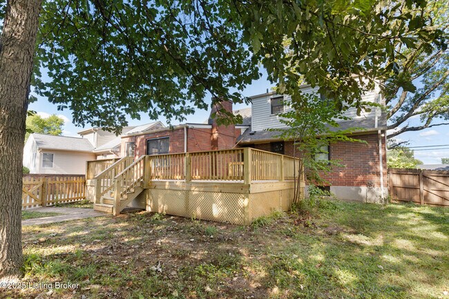 Building Photo - 810 Beechwood Rd