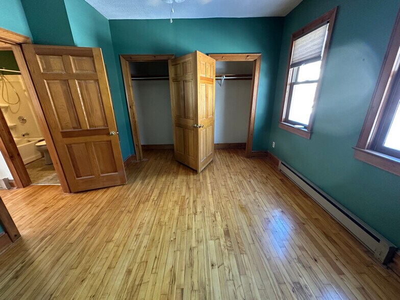 Building Photo - 162 Washington St