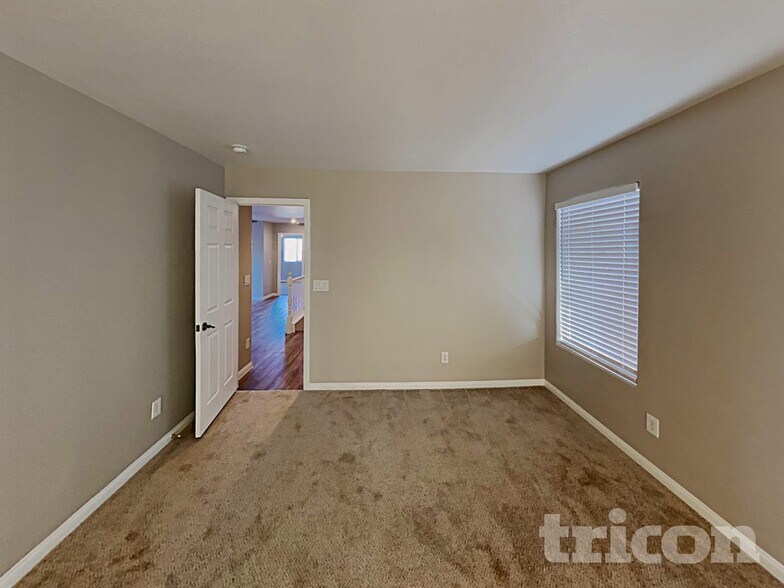 Building Photo - 11729 Giles St