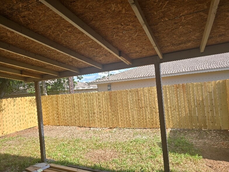 Building Photo - 920 Lindy Ct