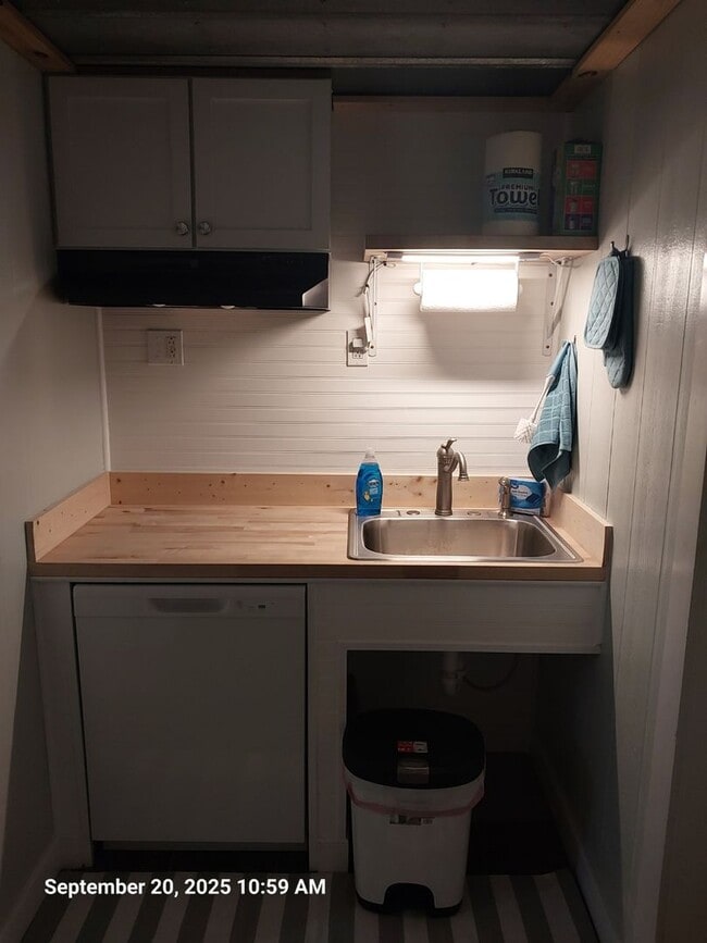 Building Photo - Charming One Bedroom ADU Furnished or Unfurnished