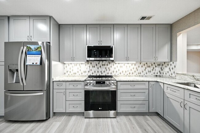 Building Photo - 965 Turtle Pond Ln