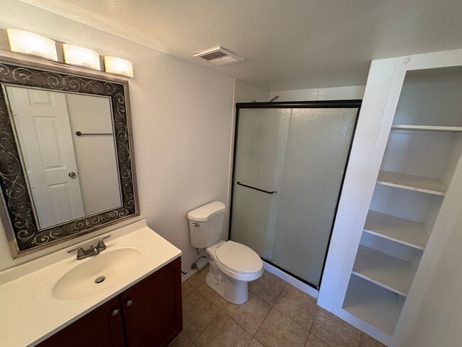 Building Photo - READY TO TOUR NOW! Scottsdale Shadows 2Bed 2Bath includes ALL UTILITES!
