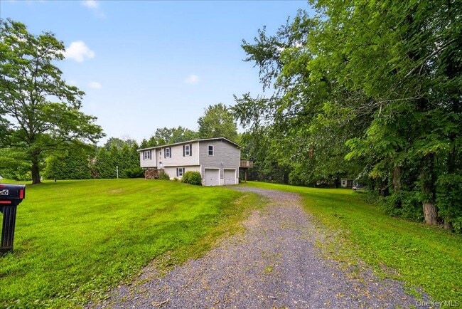 Building Photo - 226 Knoth Rd