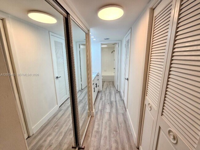 Building Photo - 18021 Biscayne Blvd
