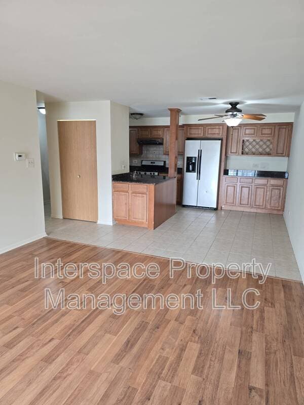 Building Photo - 9937 S Cicero Ave