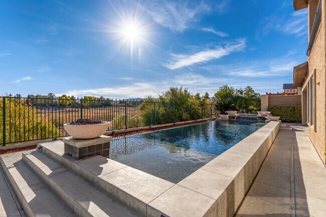 Building Photo - BEAUTIFUL QUEENSRIDGE HIGHLY UPGRADED HOME BY CHRISTOPHER HOMES