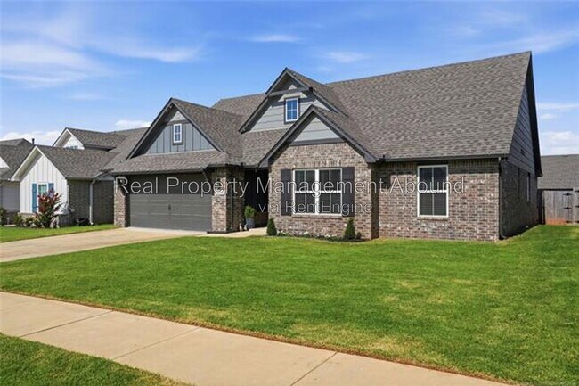 Building Photo - 3706 S 13th Pl