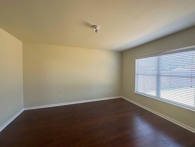 Building Photo - **CUTE 3 Bedroom Home, Move-in Ready**