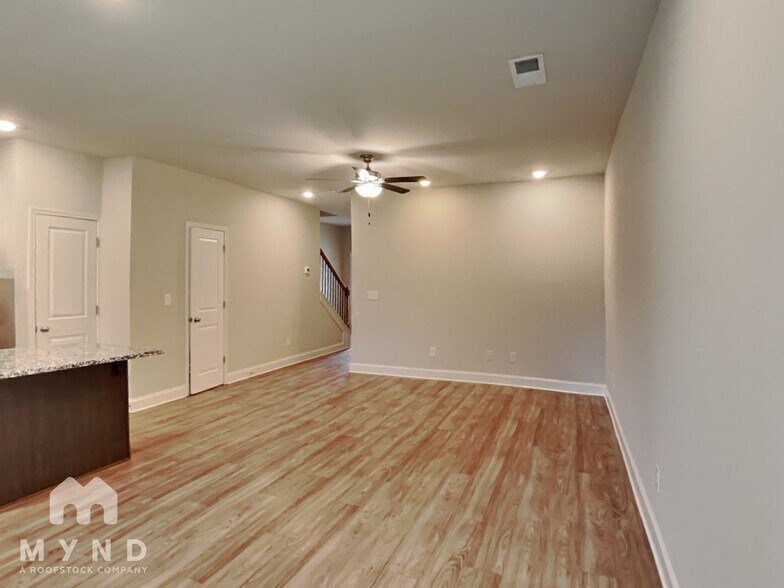 Building Photo - 3413 Sumersbe court