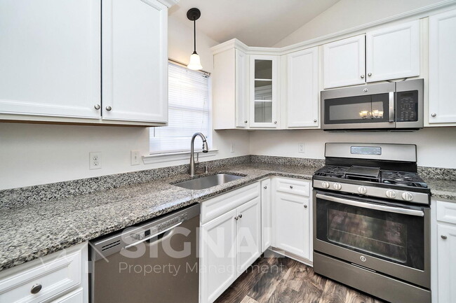 Building Photo - 924 Rich Rd