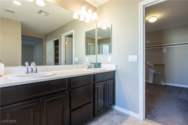 Building Photo - 12382 Loggeta Way