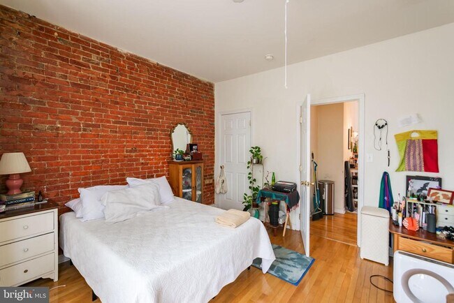 Building Photo - 4813 Walton Ave