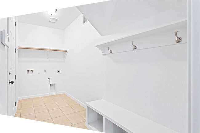 Building Photo - 6820 Barstow Ct