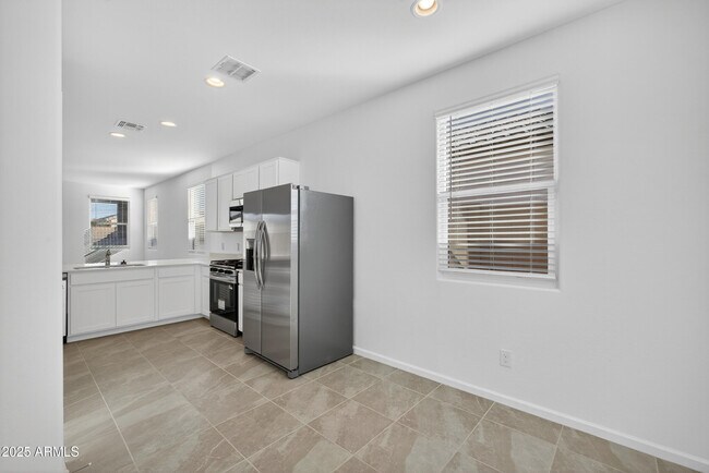 Building Photo - 2994 E Barrel Race Rd