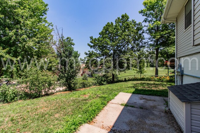 Building Photo - Beautiful 3 Bedroom / 2.5 Bath | 120th and...
