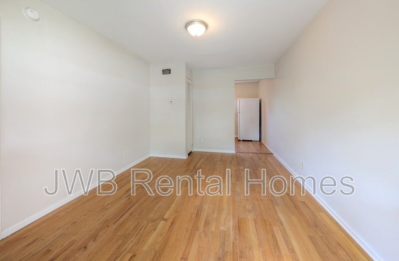 Building Photo - 2775 Herschel St