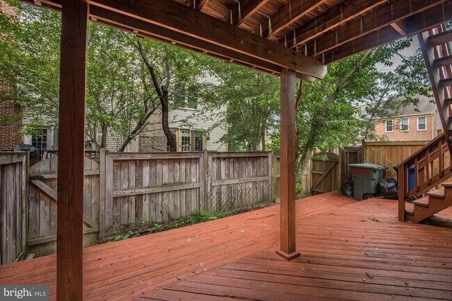Building Photo - 1264 Quaker Hill Dr