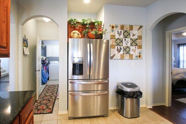 Building Photo - Spacious 5 Bedroom Home In Jenks West School District!