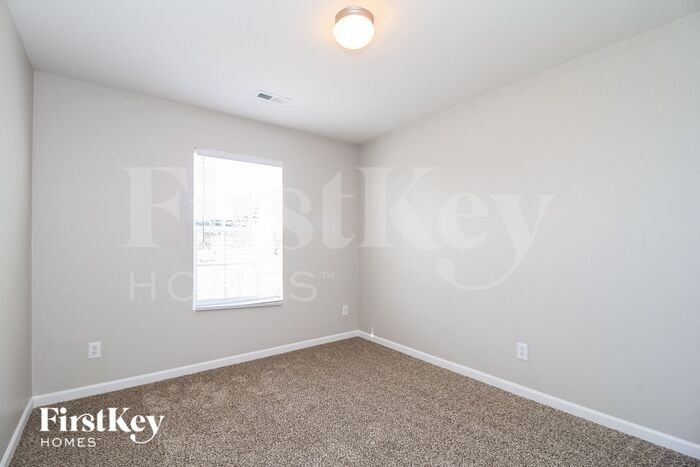 Building Photo - 1513 Pecan Ln