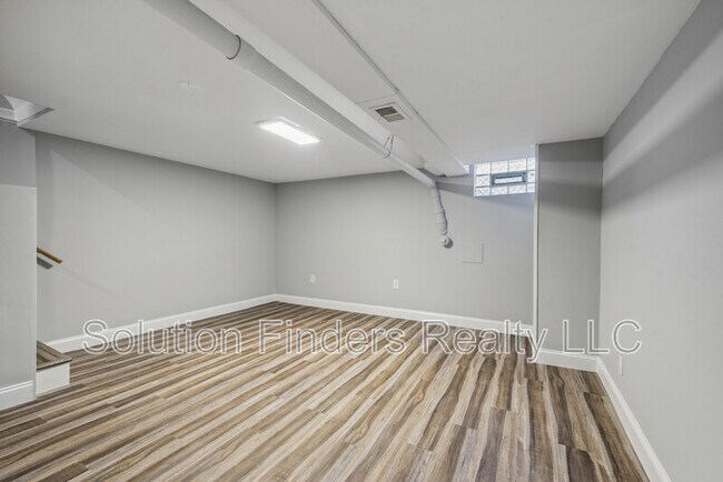 Building Photo - 2110 Coralthorn Rd