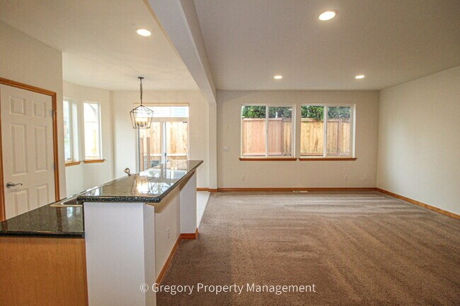 Building Photo - 12920 NE 203rd Ct