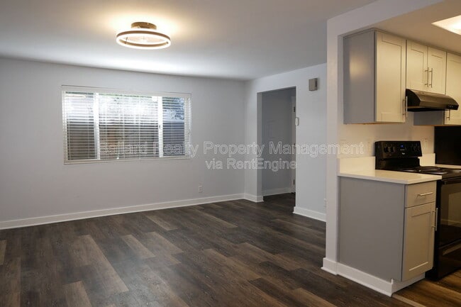 Building Photo - 6116 22nd Ave NW