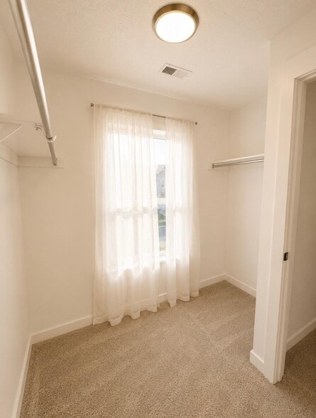 Building Photo - 5056 Folkstone Dr