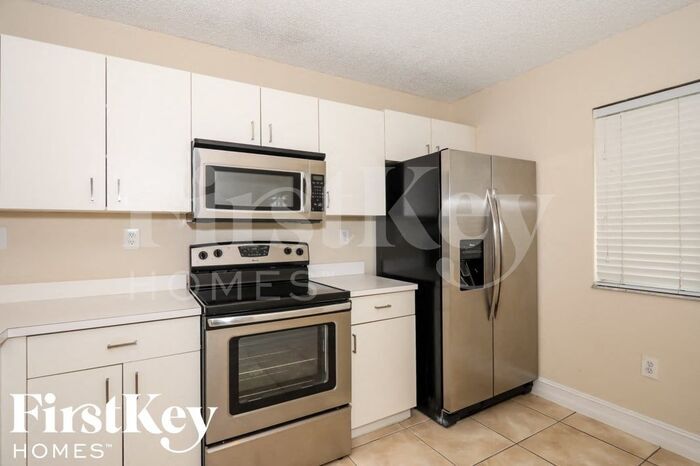 Building Photo - 17755 SW 140th Ct