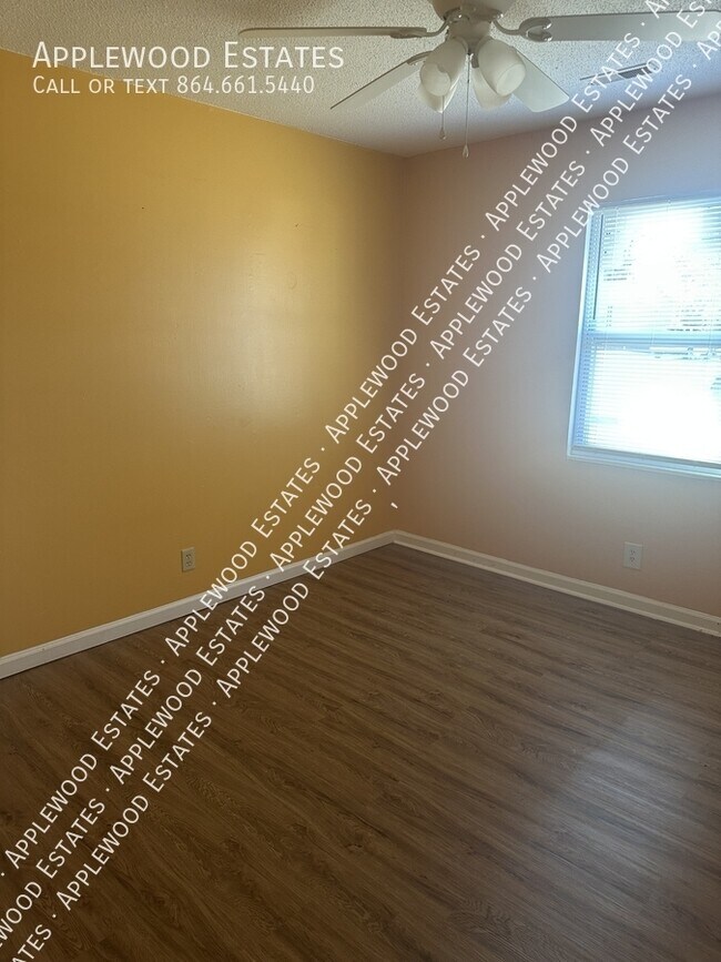 Building Photo - 218 Donavon Dr