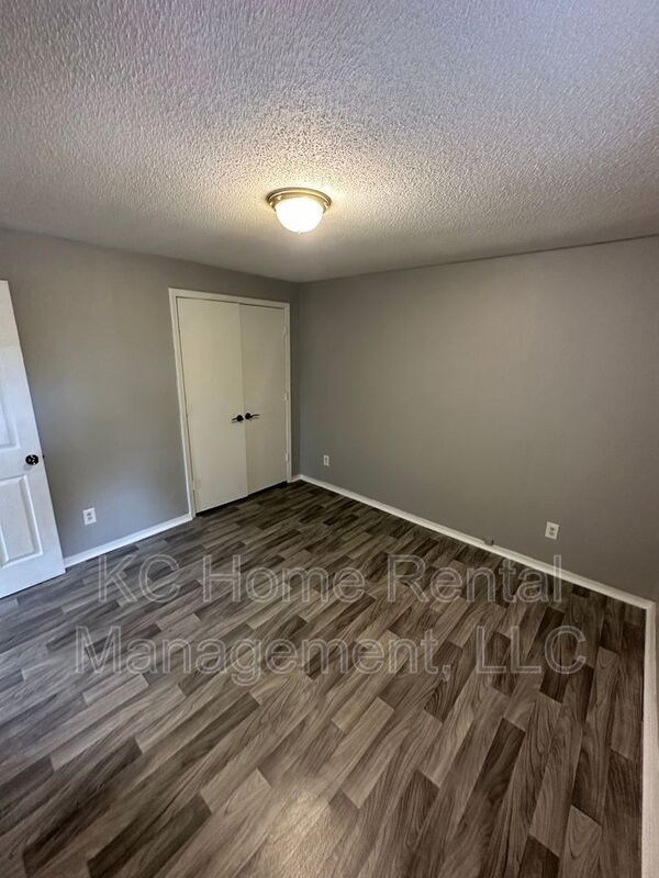 Building Photo - 6500 Ravena Rd