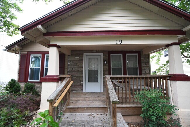 Building Photo - 19 Sultan Ave