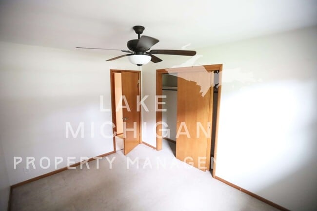 Building Photo - 14750 Parkwood Dr
