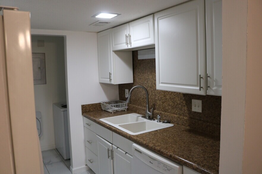 Building Photo - 3830 Kensingwood Trce