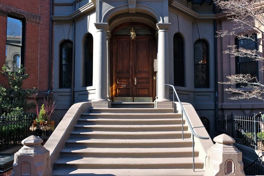 front door - 17 Marlborough St
