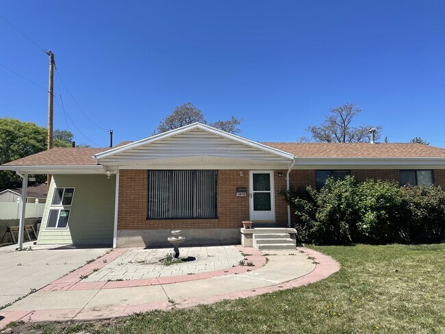 Building Photo - 3674 S 545 E