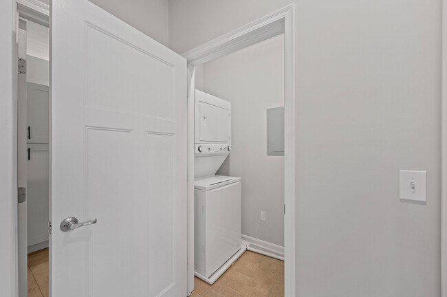 Floorplan - Monmouth Row Apartments