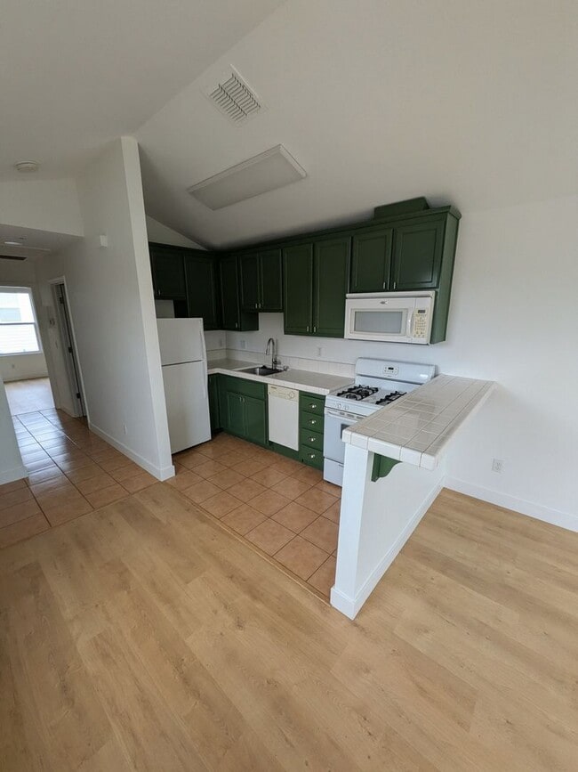 Building Photo - ro2224northview