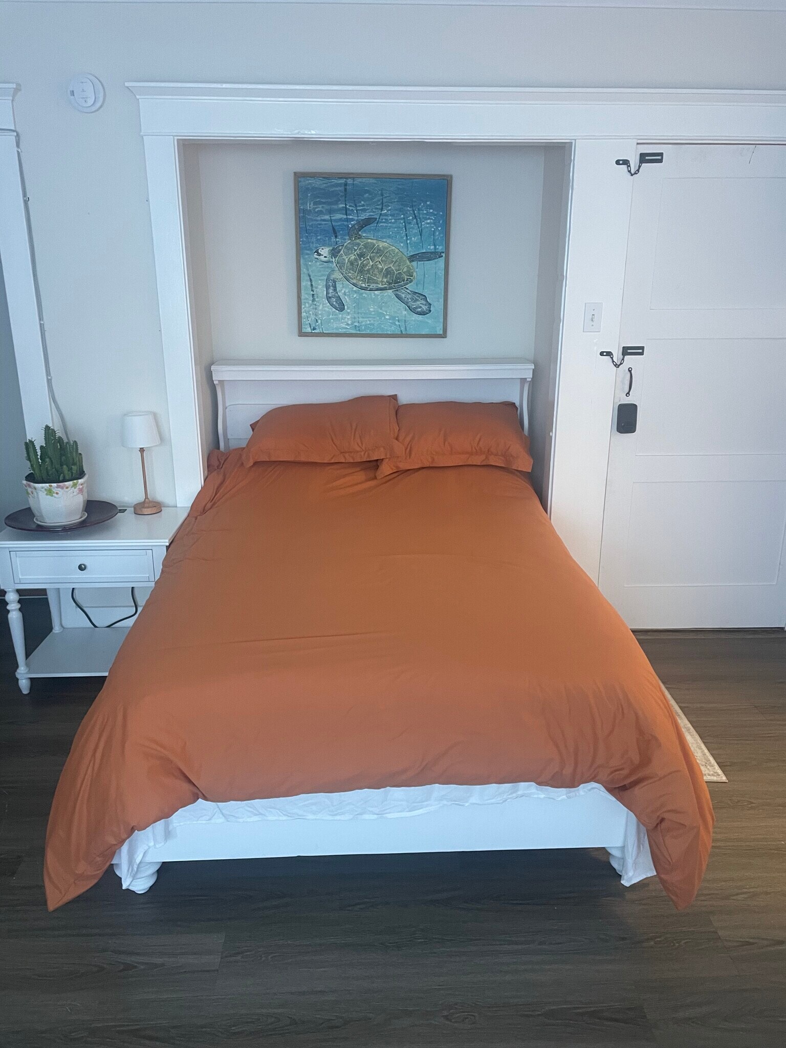 Building Photo - 1109 E 1st St