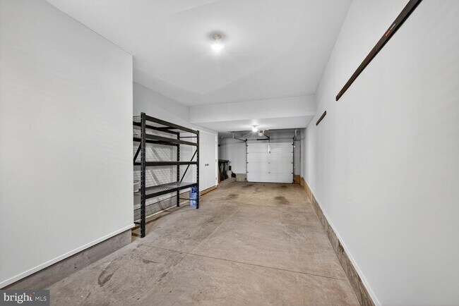 Building Photo - 930 Pete Jones Way